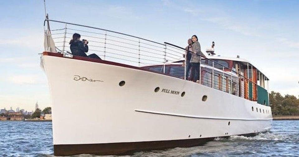 Fall Foliage Cruise on the Hudson River - Image 4