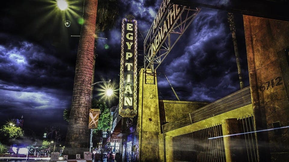 LA Ghosts Boos and Booze Haunted Pub Crawl Gallery Image 2