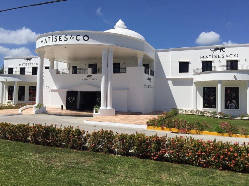 39. Discover the essence of playa del carmen: tequilera, jewelry and 5th avenue. - Image 39