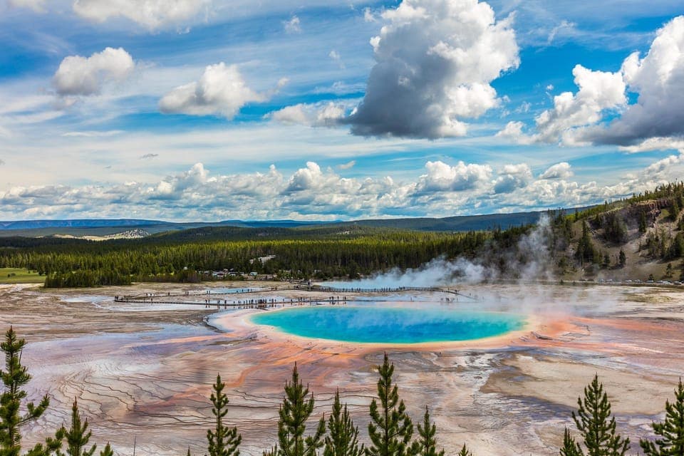 9. to Salt Lake City 5-Day Yellowstone VIP Tour - Image 9