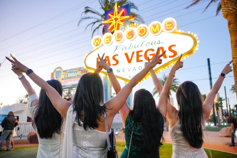 Nightclub on Wheels Scenic Party Bus Experience Gallery Image 3