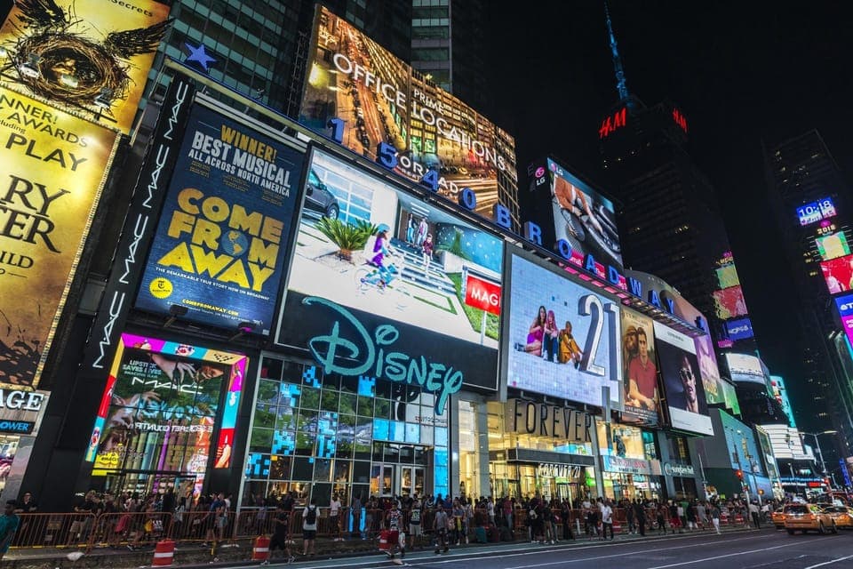 Superheroes in New York City Private Walking Tour Gallery Image 4