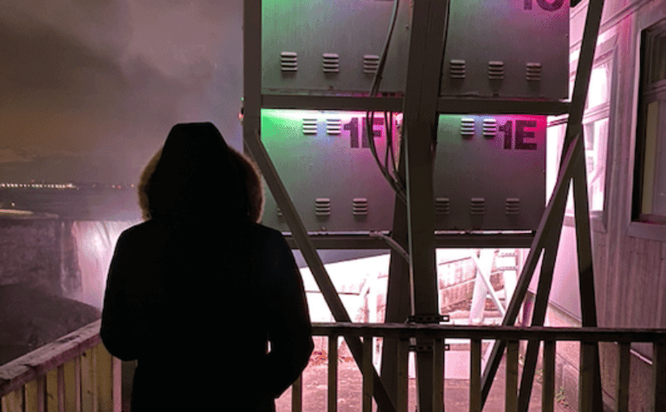 Niagara Falls Private Night Tour w/ Dinner, Boat & Tower Gallery Image 4