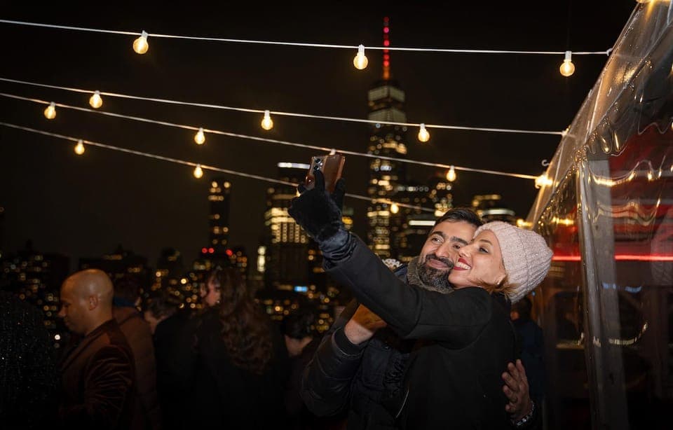 New Year’s Fireworks Cruise Premium Open Bar, Buffet Gallery Image 1