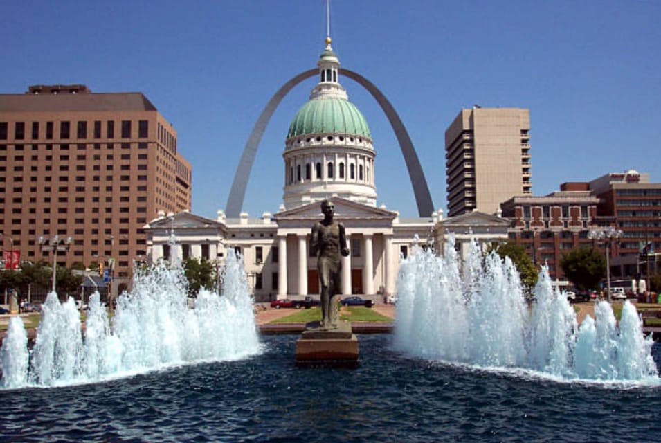St. Louis Skyline & Stories: 2-Hour Private Walking Tour Gallery Image 2