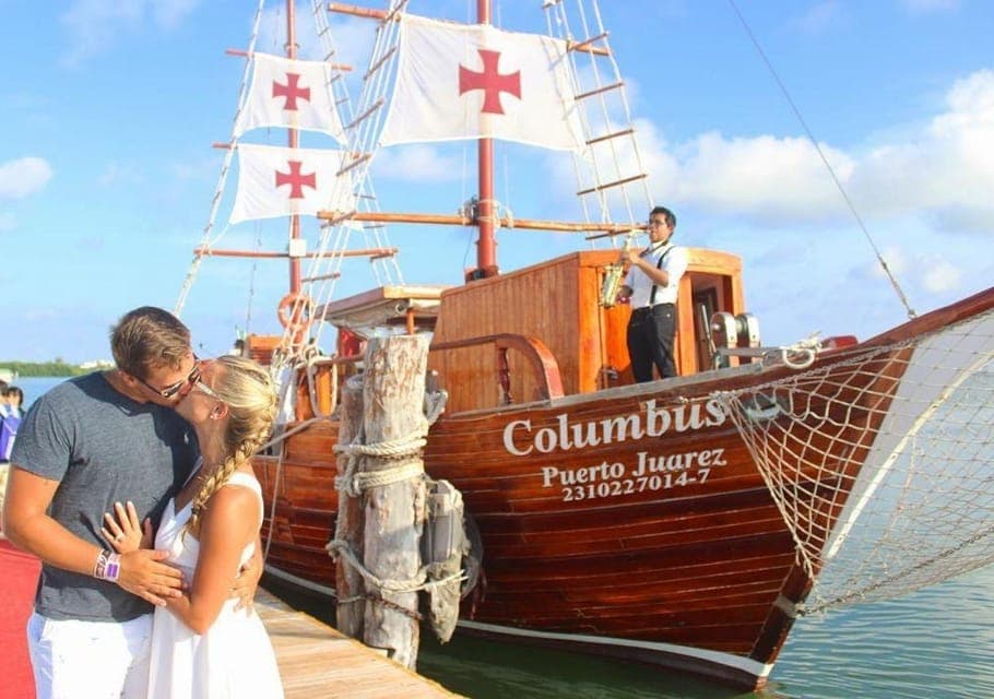 Cancun: Romantic evening in galleon with dinner and open bar Gallery Image 3