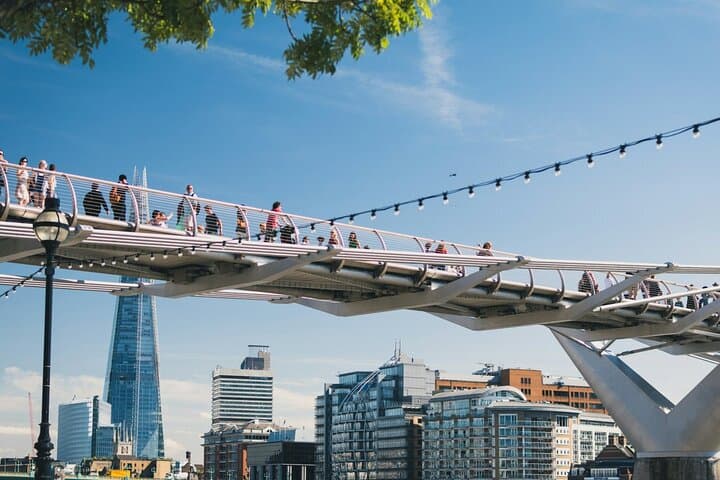 City Hike London (Big Ben to Tower Bridge) — Friends Edition