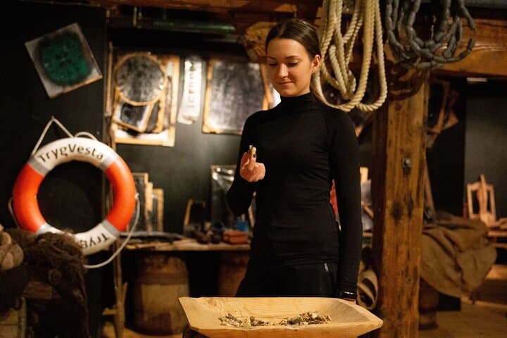 Cod tasting experience , Norwegian history and food culture