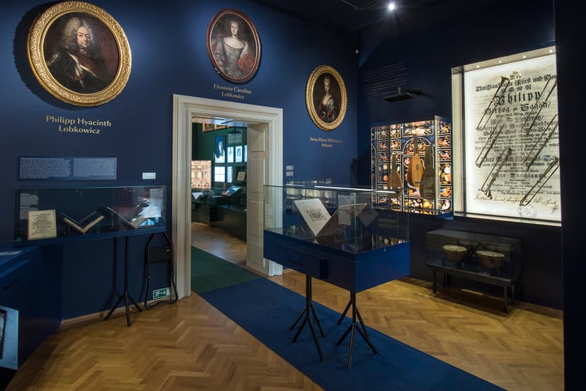 Combo: Lobkowicz Palace Tour + Midday Concert — Romantic Prague Day