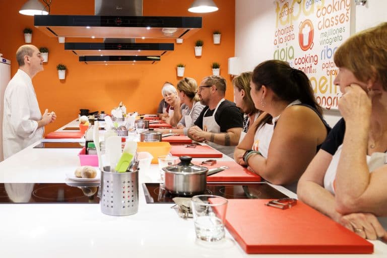 Evening Tapas Cooking Class + Rooftop Cocktail (Couples)