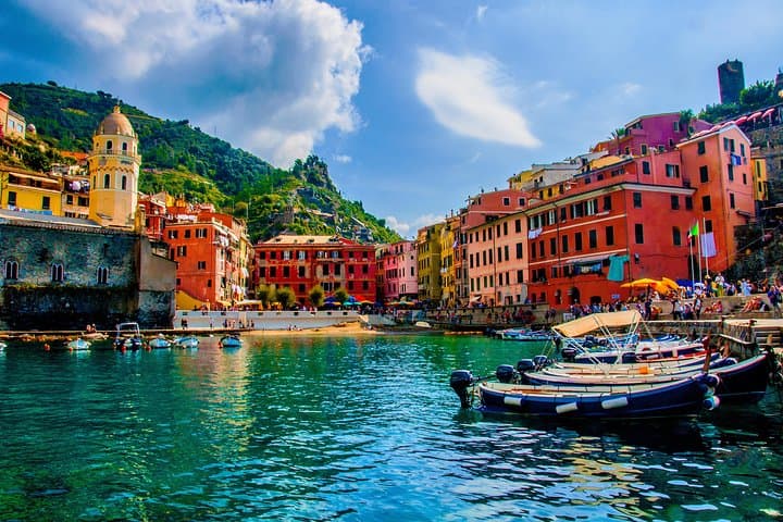 Exclusive Cinque Terre Day Trip from Florence (Private, Romantic)