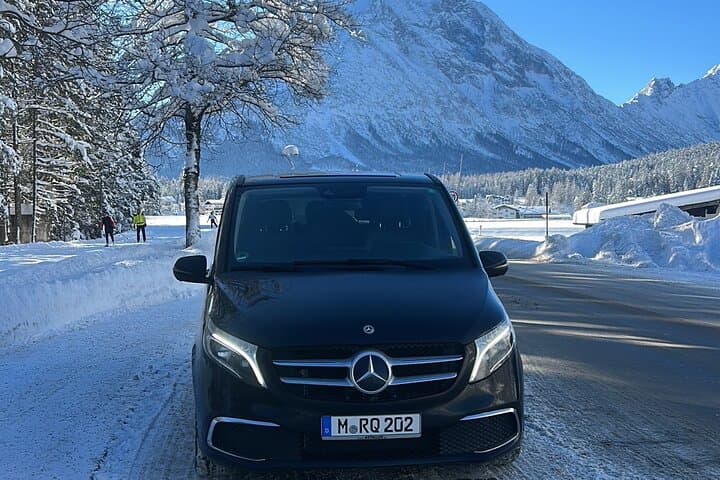 From Munich Airport to Tyrol & Kitzbühel — Private Luxury Transfer (Couples)