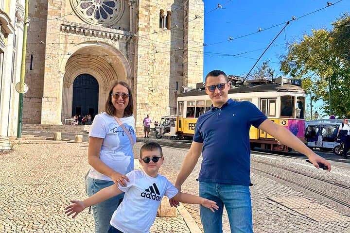 Lisbon Private Tour with Local Guide — Follow the Croco (Couples)