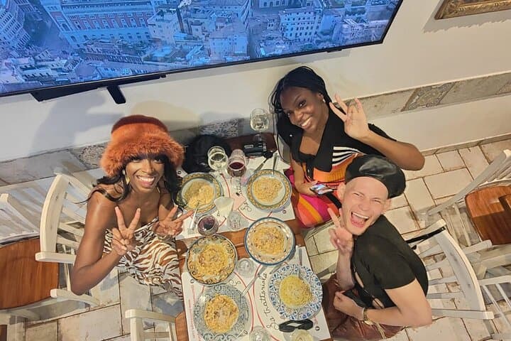 Private Pasta & Wine Evening — Hands-on Cooking Class in the Heart of Rome (Couples)