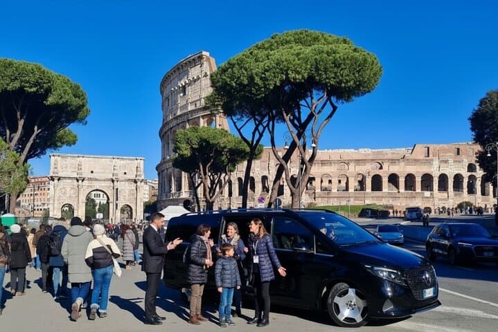 Private Rome WOW Tour in 1 Day: Luxury Car, Guide, Tickets & Lunch (Couples)