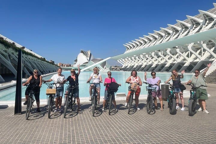 Valencia (Ruzafa) — 3‑hour Guided Highlights Bike Tour (Couples)
